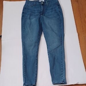 Denizen Ultra High Rise Super Skinny Sz.8. L.28". Rise 11". W.29". Med.wash.EUC!